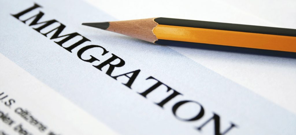 The importance of going to immigration services accompanied by a lawyer with a license and experience in immigration