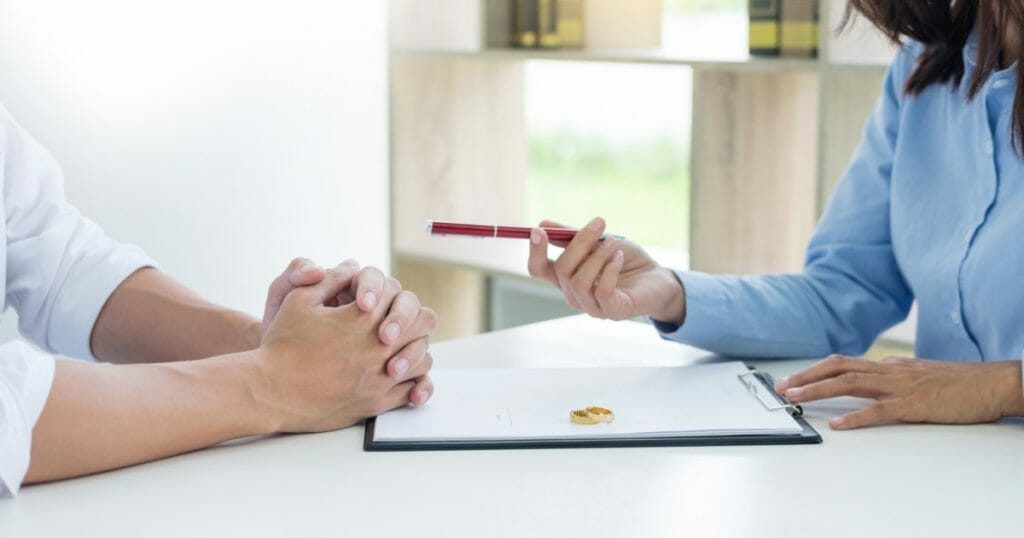 3 Tips to help you Choose the Right Divorce Lawyer Hassle Free