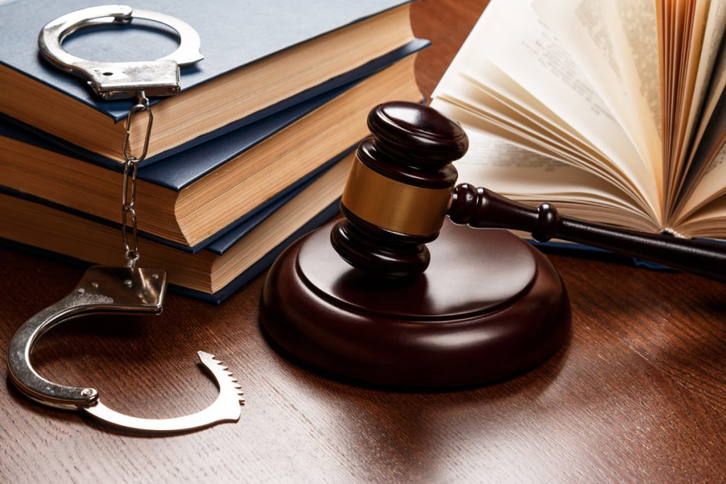 When It’s Important to Have a Criminal Defense Lawyer on Your Side