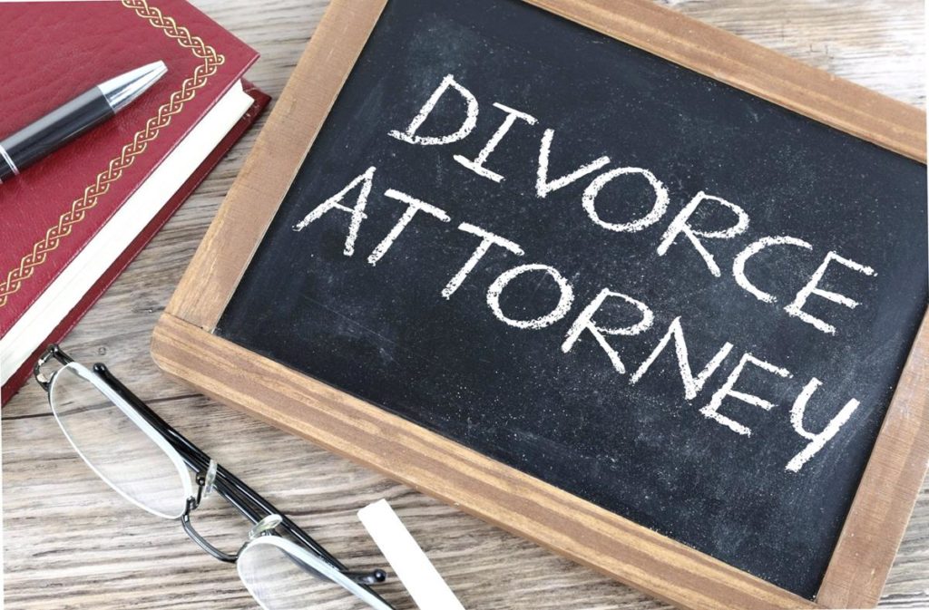 4 Ways to Support Your Divorce Attorney for Effective Representation